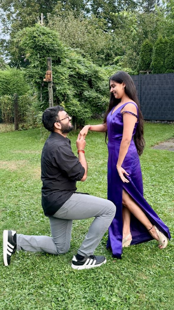 Ronak proposing to Jayda